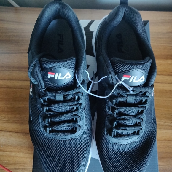 Fila Shoes Fila Mens Trazoros Sneaker Poshmark